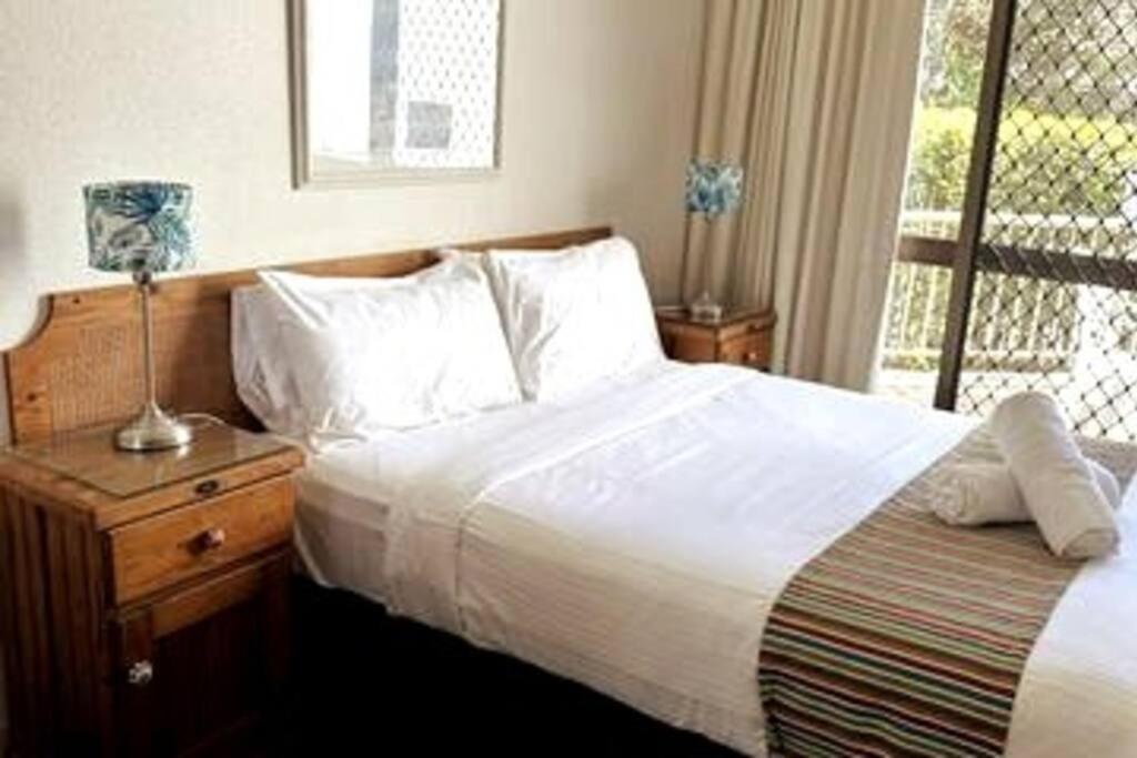 2 Bedroom Ocean View - Alexandria Apartments -Alexandra Headland มารูชิดอร์ ภายนอก รูปภาพ