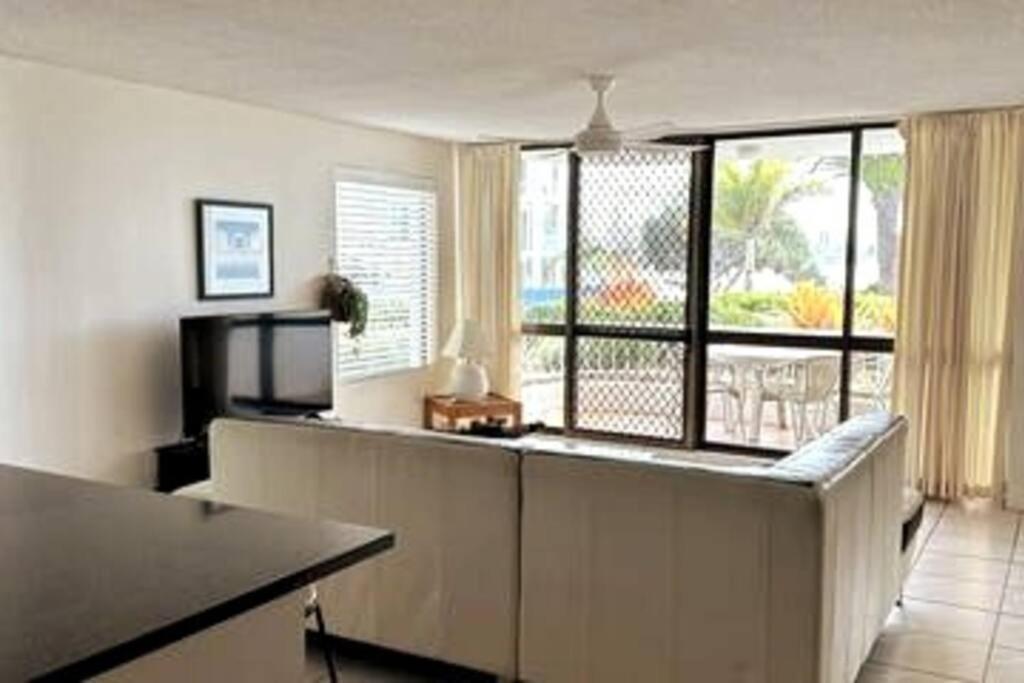 2 Bedroom Ocean View - Alexandria Apartments -Alexandra Headland มารูชิดอร์ ภายนอก รูปภาพ